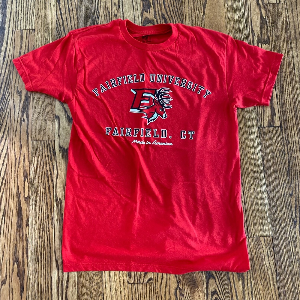 Red Fairfield University Fitted Tee size small